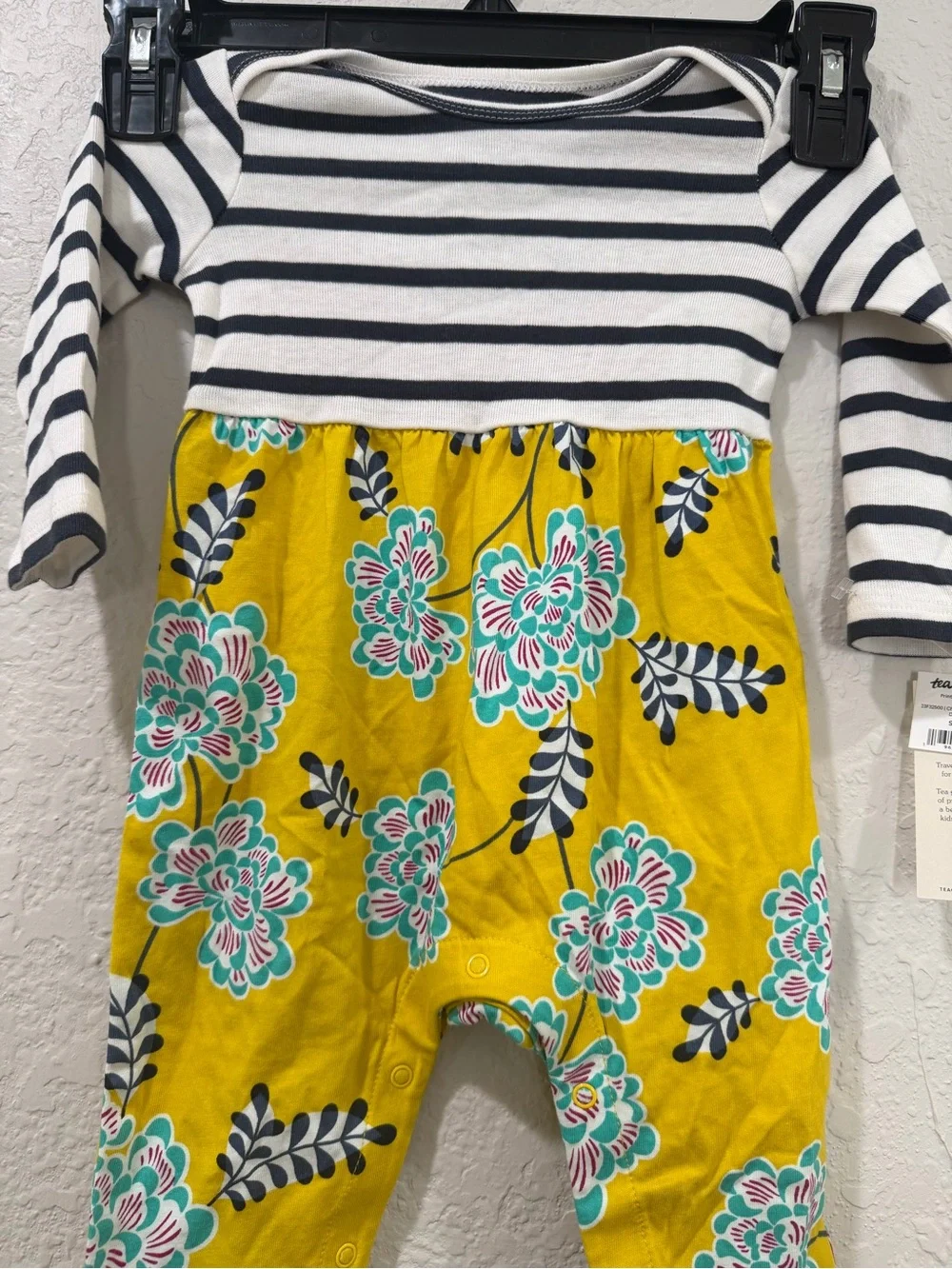 Tea collection chinese chrysanthemum print mix baby romper Size 3-6 Month